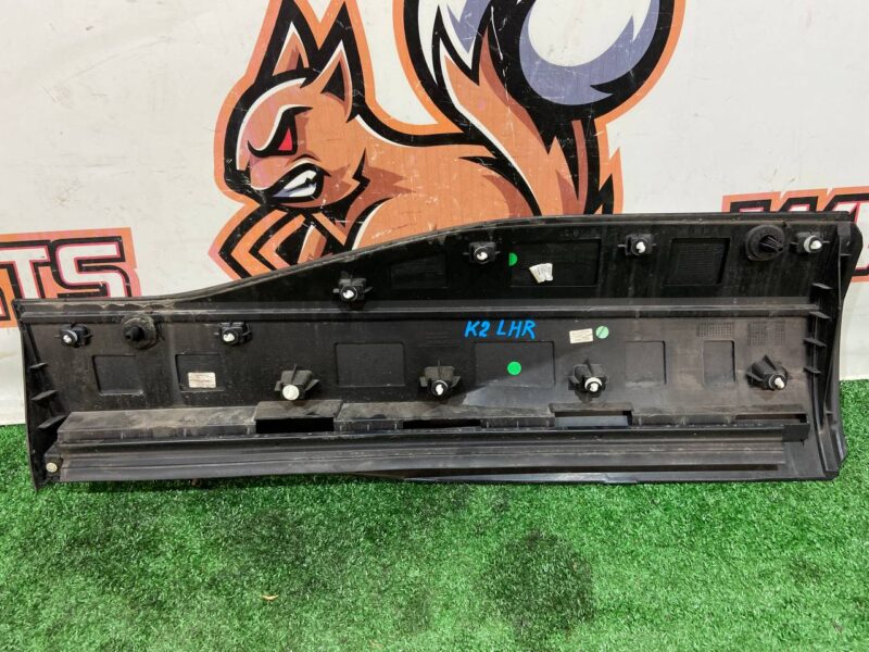 T4K9215LML Rear left lower door molding Jaguar I-Pace (2018-) Used cost 150 € in stock 10 pcs.