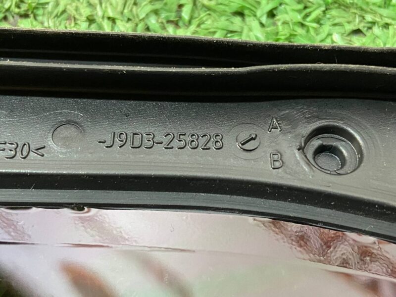 T4K9930 Rear right side door glass Jaguar I-Pace (2018-) USED cost 100 € in stock 2 pcs.