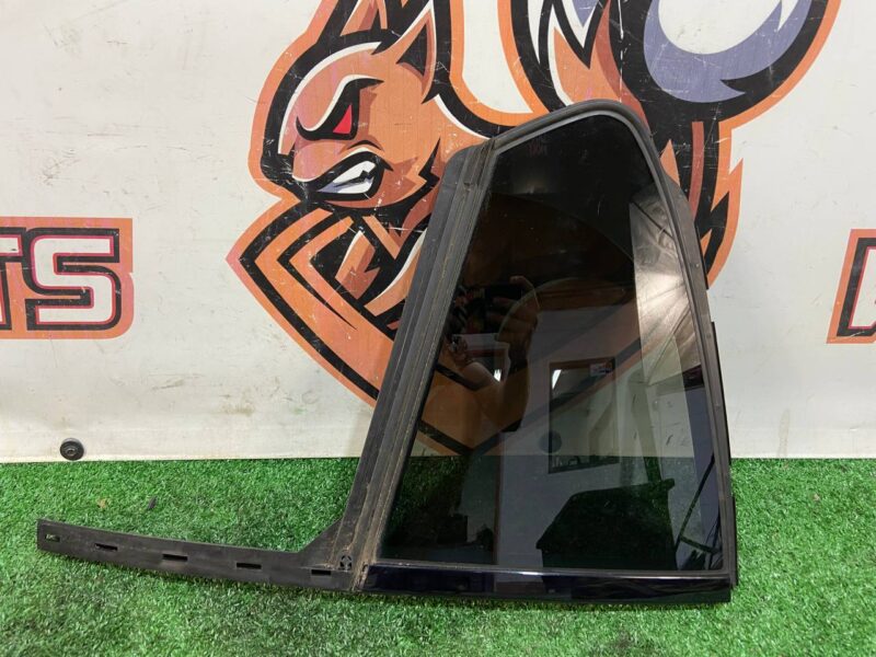 T4K9930 Rear right side door glass Jaguar I-Pace (2018-) USED cost 100 € in stock 2 pcs.