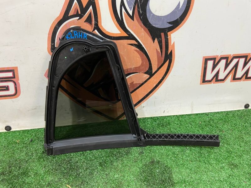 T4K9932 Rear left side door glass Jaguar I-Pace X590 (2018-) USED cost 140 € in stock 3 pcs.