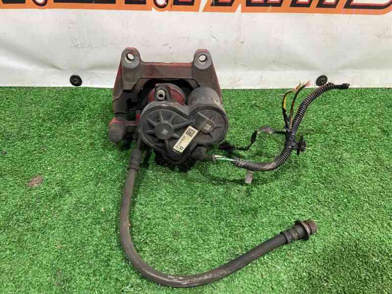 T4N7527 Rear right red caliper Jaguar F-Pace X761 (2017-) USED cost 220 € in stock 3 pcs.