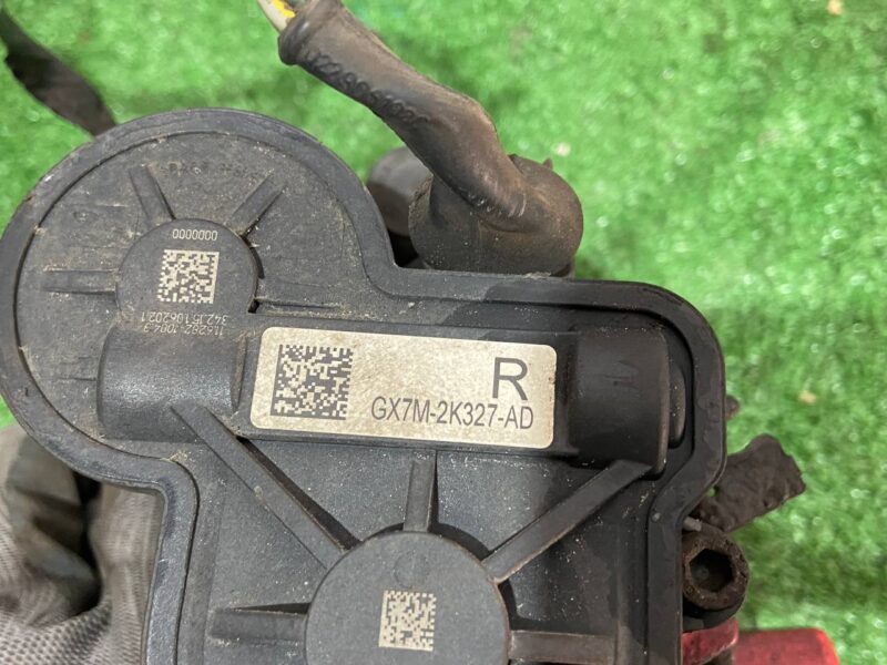 T4N7527 Rear right red caliper Jaguar F-Pace X761 (2017-) USED cost 220 € in stock 3 pcs.
