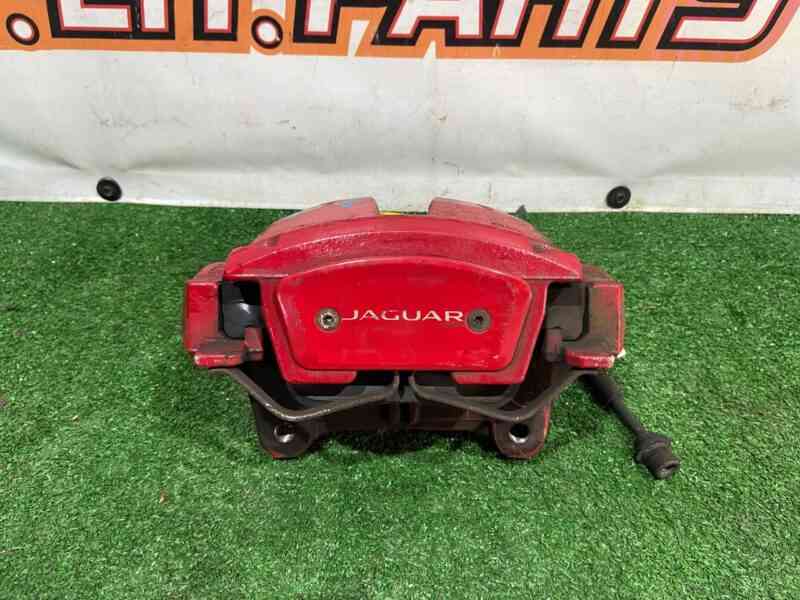 T4N7531 Front left red caliper Jaguar F-Pace X761 (2017-) USED cost 220 € in stock 4 pcs.