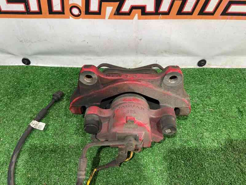 T4N7531 Front left red caliper Jaguar F-Pace X761 (2017-) USED cost 220 € in stock 4 pcs.