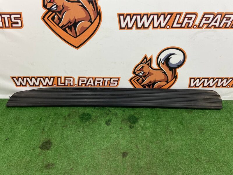 VPLRP0347 Stationary running boards Land Rover Discovery 5 L462 (2017-) Used cost 470 € in stock 1 pcs.