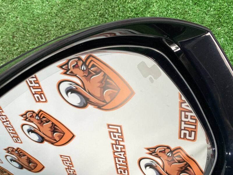 LR065388 Right exterior mirror without camera, with dead zones RANGE ROVER SPORT (L494) 2013- Used cost 600 € in stock 1 pcs.
