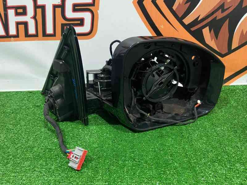 LR065388 Right exterior mirror without camera, with dead zones RANGE ROVER SPORT (L494) 2013- Used cost 600 € in stock 1 pcs.