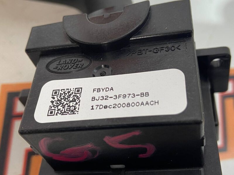 LR024628 Steering column switch right Land Rover Discovery 5 L462 (2017-) used cost 50 € in stock 1 pcs.