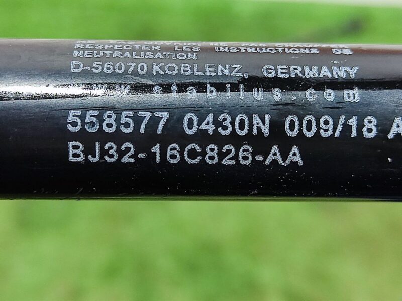 LR025400 Hood shock absorber RANGE ROVER EVOQUE L538 2011-2018 Used cost 10 € in stock 6 pcs.