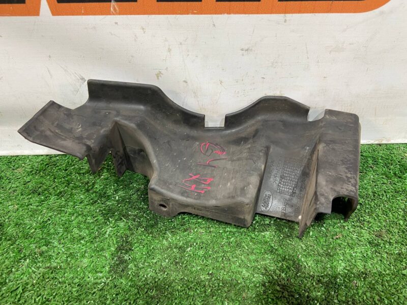 LR033399 Ventilation deflector right Range Rover L405 (2013-2021) Used cost 15 € in stock 3 pcs.