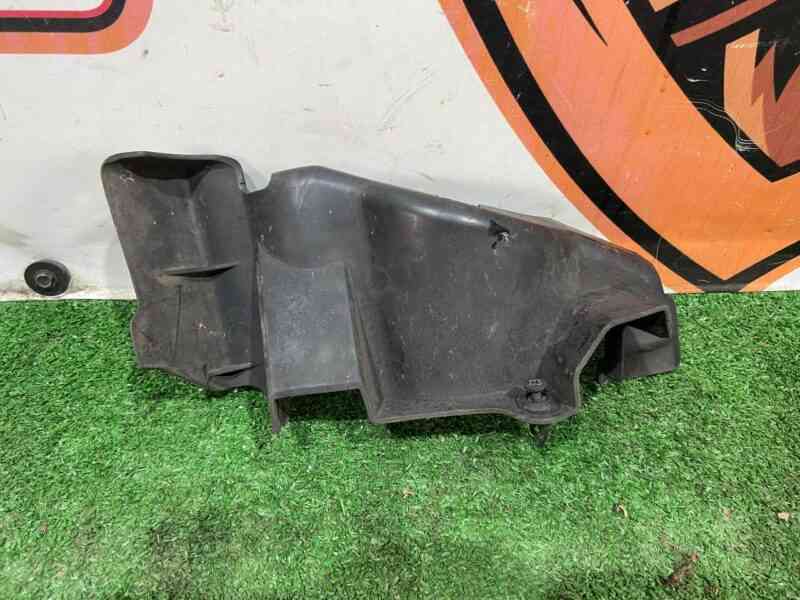 LR033399 Ventilation deflector right Range Rover L405 (2013-2021) Used cost 15 € in stock 3 pcs.