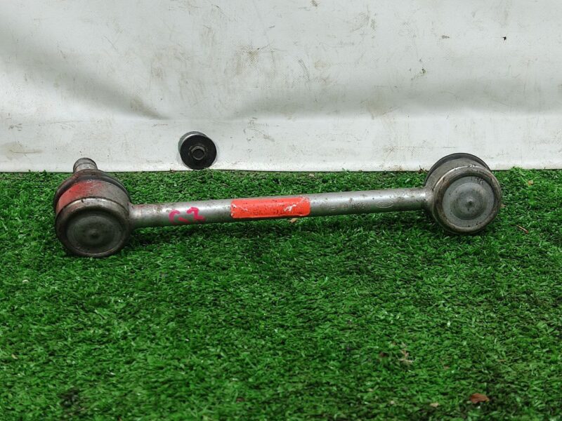 LR042976 Stabilizer bar rear left Range Rover L405 (2013-2021) Used cost 15 € in stock 3 pcs.