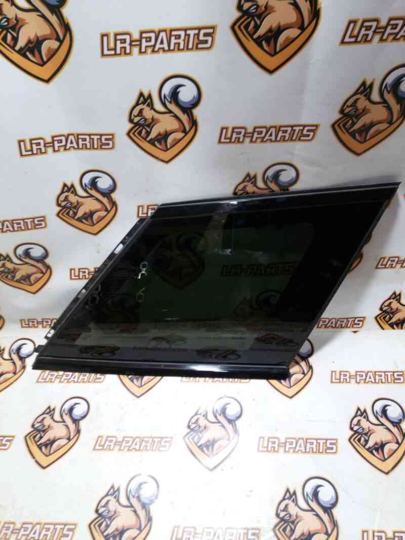 LR044116 Side right rear glass in the body Range Rover Sport L494 (2014-2022) Used cost 150 € in stock 1 pcs.