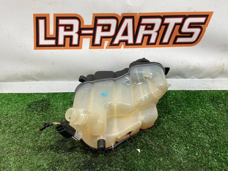 LR060349 Expansion tank for cooling system Land Rover Discovery Sport L550 (2015-) Used cost 32 € in stock 8 pcs.