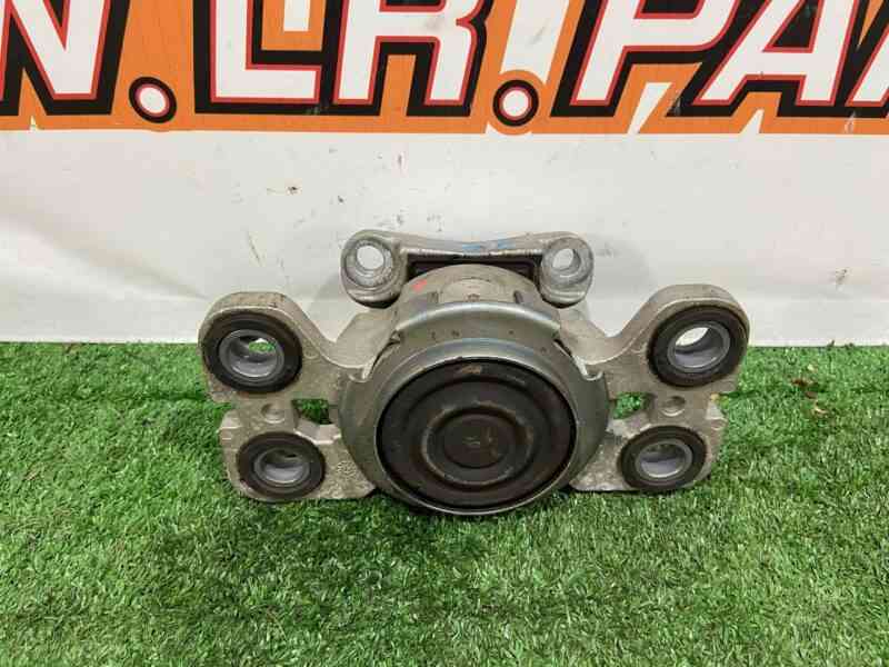 LR061456 Gearbox bracket for Range Rover Evoque L538 (2012-2018) used cost 45 € in stock 10 pcs.
