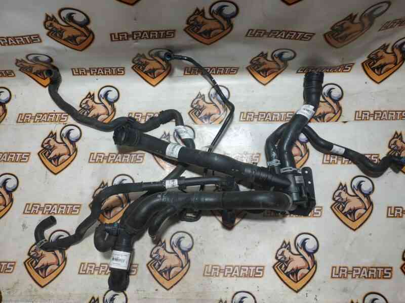 LR062097 Upper thermostat hose to engine Range Rover Sport L494 (2014-2022) Used cost 12 € in stock 9 pcs.