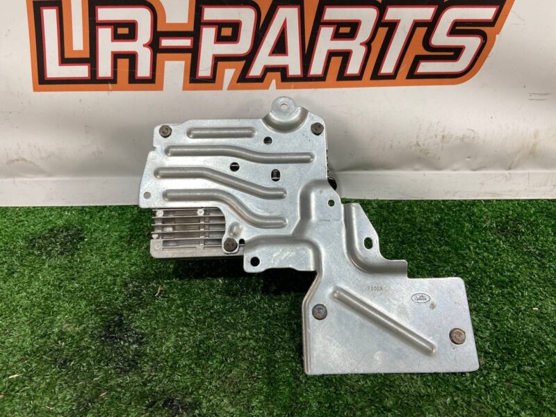 LR067365 Range Rover L405 electrical distribution box (2013-2021) Used cost 250 € in stock 4 pcs.