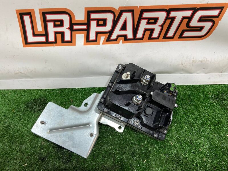LR067365 Range Rover L405 electrical distribution box (2013-2021) Used cost 250 € in stock 4 pcs.