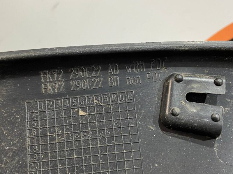 LR076034 Rear right arch trim Land Rover Discovery Sport L550 (2015-) Used cost 55 € in stock 5 pcs.