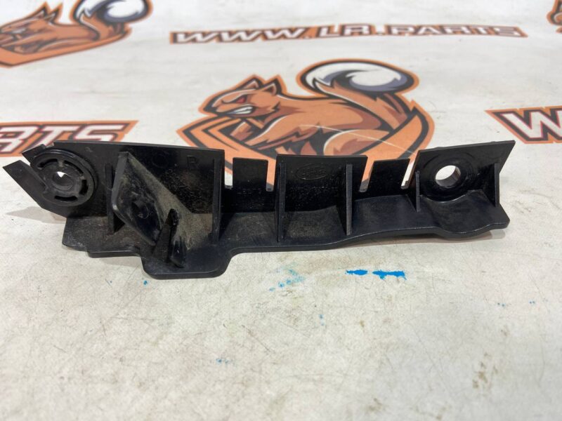 LR076776 Front bumper mounting bracket right Range Rover Sport L494 (2014-2022) Used cost 7 € in stock 3 pcs.