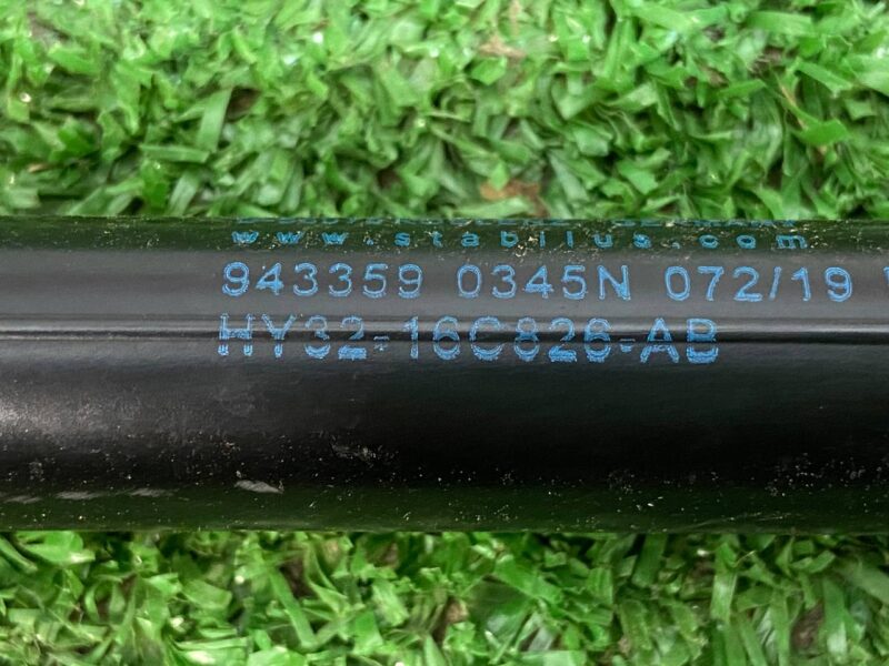 LR083150 Bonnet stop Land Rover Discovery 5 L462 (2017-) used cost 29,85 € in stock 4 pcs.