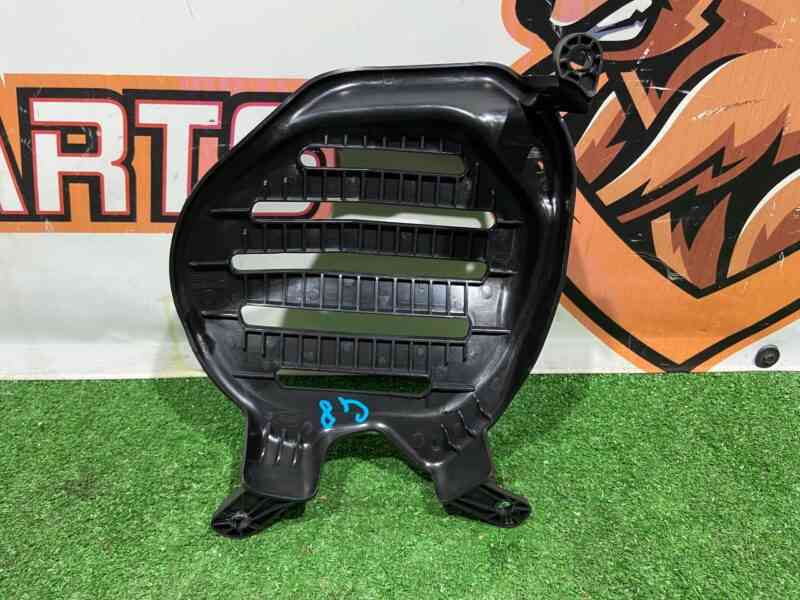 LR087641 Trunk lid (trim) RANGE ROVER SPORT (L494) 2013- Used cost 20 € in stock 2 pcs.