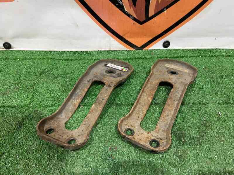 LR090449 Rear beam bracket (rear) RANGE ROVER VELAR (L560) Used cost 15 € in stock 1 pcs.