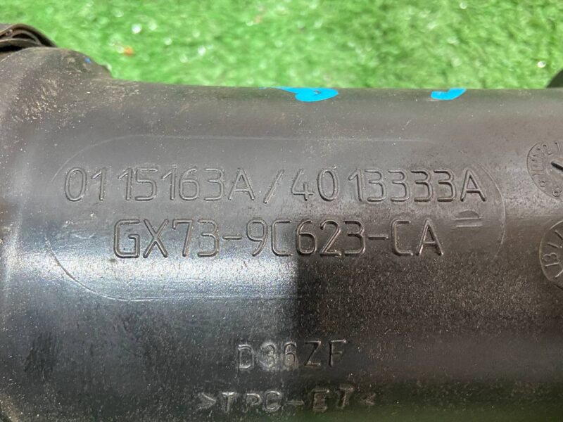 LR092340 Air Filter Hose Range Rover Velar L560 (2018-) Used cost 30 € in stock 6 pcs.