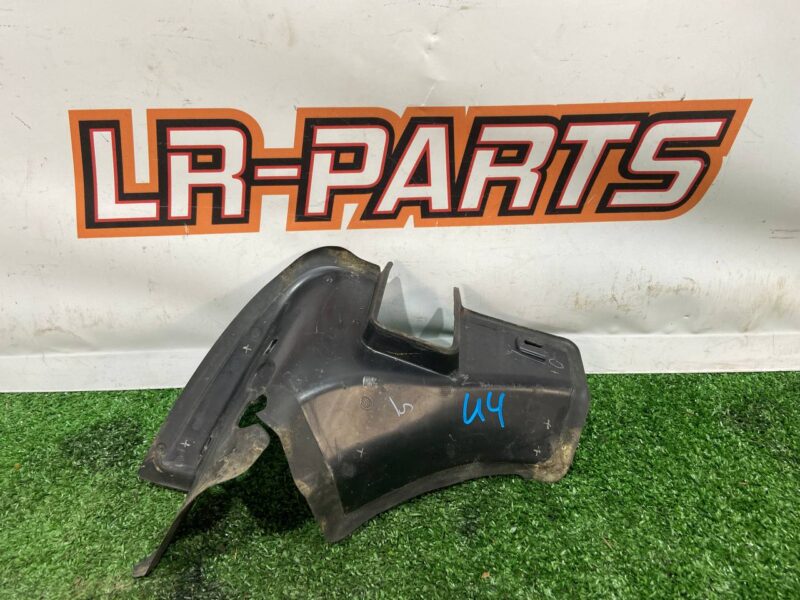LR092473 Trunk hinge cover right RANGE ROVER VELAR (L560) Used cost 13 € in stock 3 pcs.