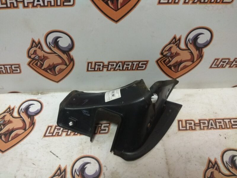 LR092473 Trunk hinge cover right RANGE ROVER VELAR (L560) Used cost 13 € in stock 3 pcs.