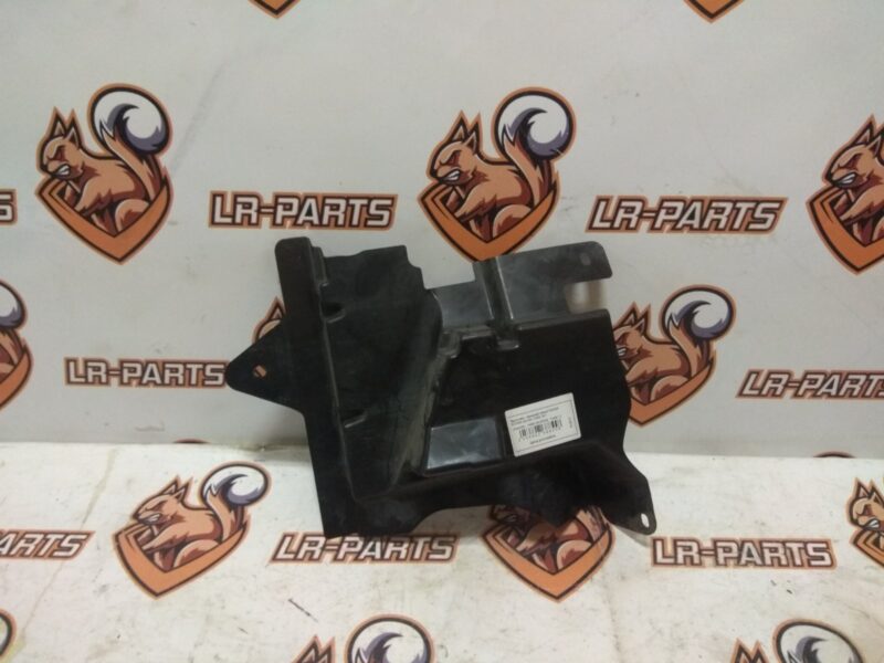 LR092651 Mudguard front left Range Rover Velar L560 Used cost 5 € in stock 4 pcs.