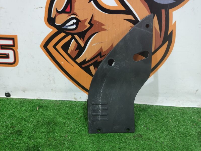 LR100547 Hood insulator right Range Rover Sport L494 (2014-2022) Used cost 18 € in stock 1 pcs.