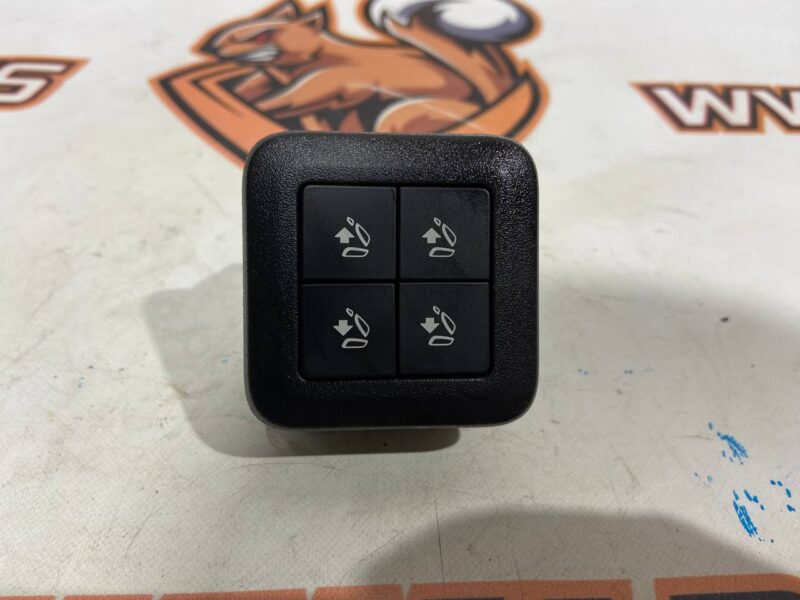 LR101441 Used rear seat control buttons Range Rover Sport L494 (2014-2022) cost 150 € in stock 3 pcs.