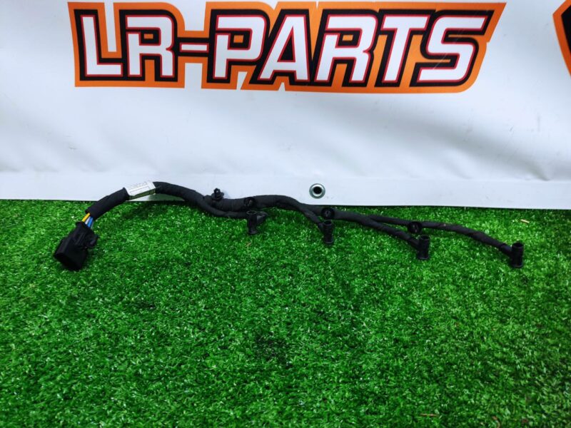 LR110286 Range Rover Velar L560 (2018-) Used spark plug wire cost 30 € in stock 1 pcs.