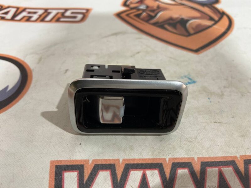 LR113043 Passenger door window lifter button restyling RANGE ROVER SPORT (L494) 2013- Used cost 25 € in stock 16 pcs.