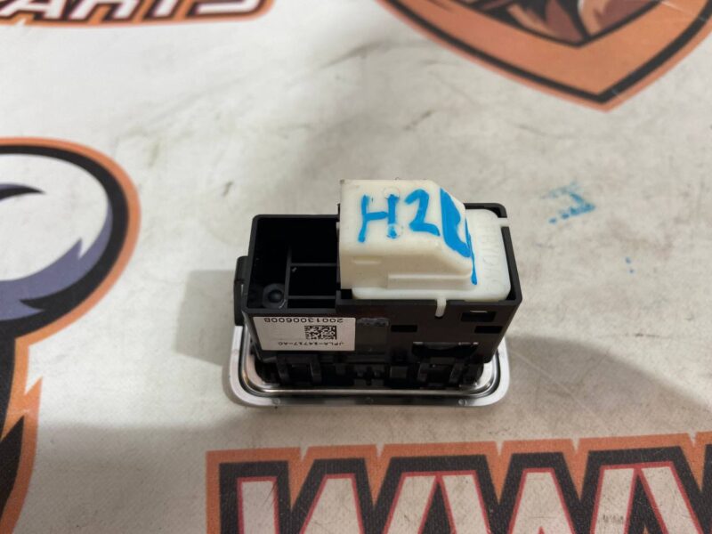 LR113043 Passenger door window lifter button restyling RANGE ROVER SPORT (L494) 2013- Used cost 25 € in stock 16 pcs.