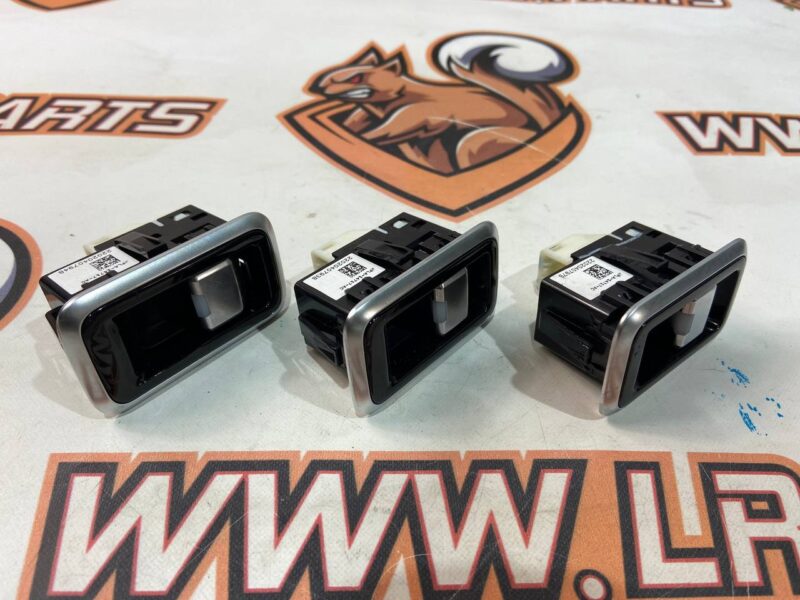 LR113043 Passenger door window lifter button restyling RANGE ROVER SPORT (L494) 2013- Used cost 25 € in stock 16 pcs.