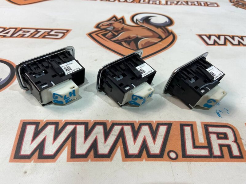 LR113043 Passenger door window lifter button restyling RANGE ROVER SPORT (L494) 2013- Used cost 25 € in stock 16 pcs.