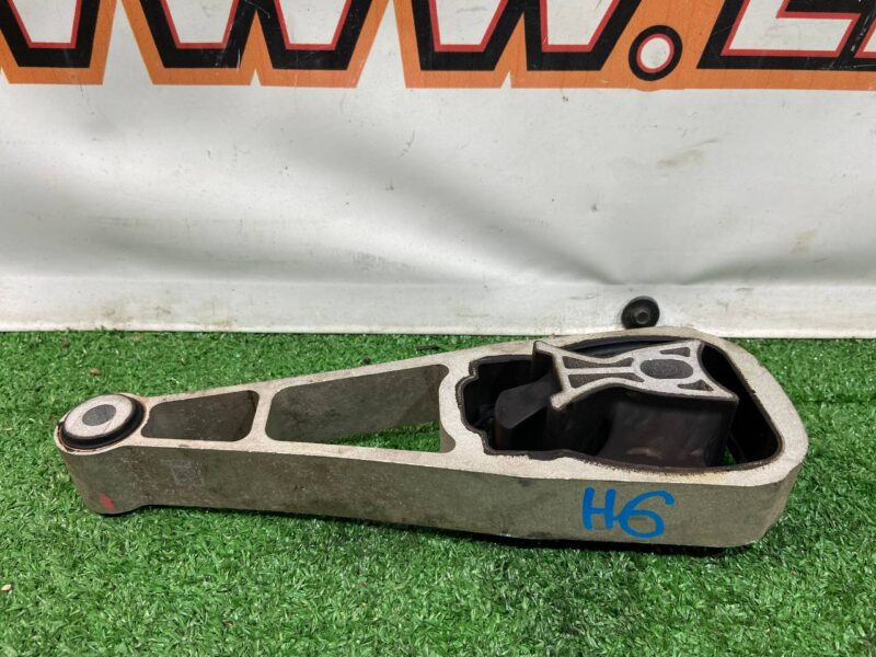 LR114069 Upper Engine Mount Range Rover Evoque New L551 (2019-) Used cost 60 € in stock 7 pcs.