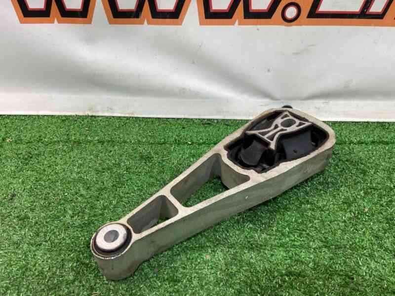 LR114069 Upper Engine Mount Range Rover Evoque New L551 (2019-) Used cost 60 € in stock 7 pcs.