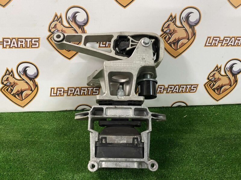 LR114069 Upper Engine Mount Range Rover Evoque New L551 (2019-) Used cost 60 € in stock 7 pcs.