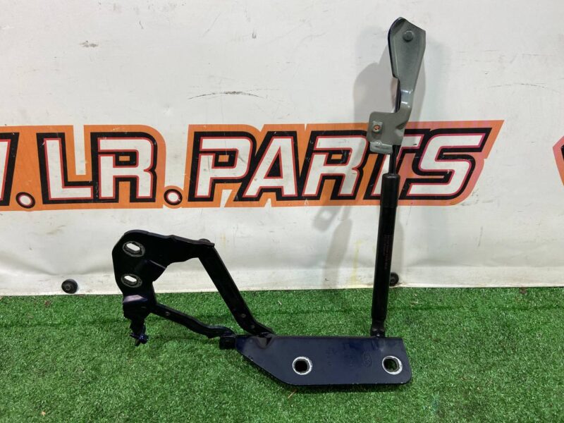 LR128472 Hood hinge left 2020- Land Rover Discovery Sport L550 (2015-) Used cost 90 € in stock 4 pcs.
