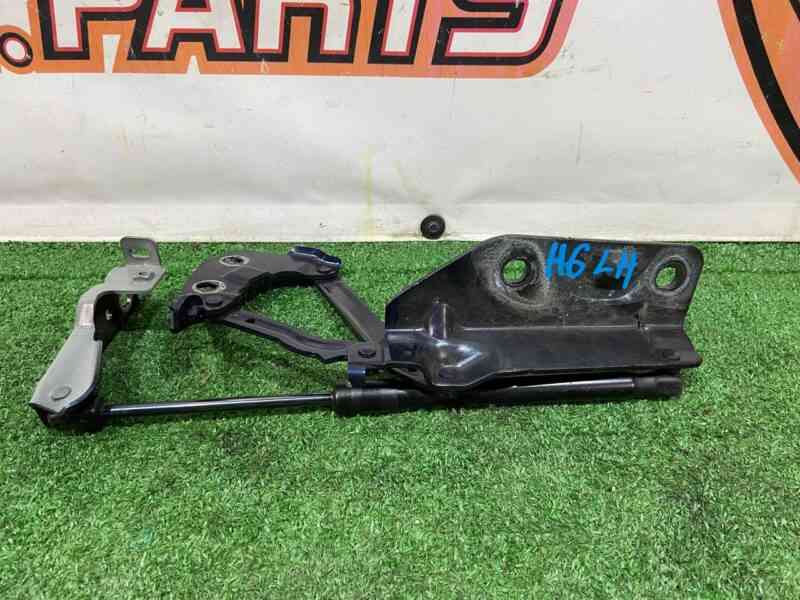 LR128472 Hood hinge left 2020- Land Rover Discovery Sport L550 (2015-) Used cost 90 € in stock 4 pcs.