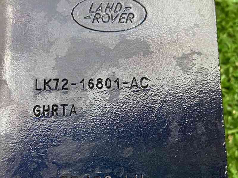 LR128472 Hood hinge left 2020- Land Rover Discovery Sport L550 (2015-) Used cost 90 € in stock 4 pcs.