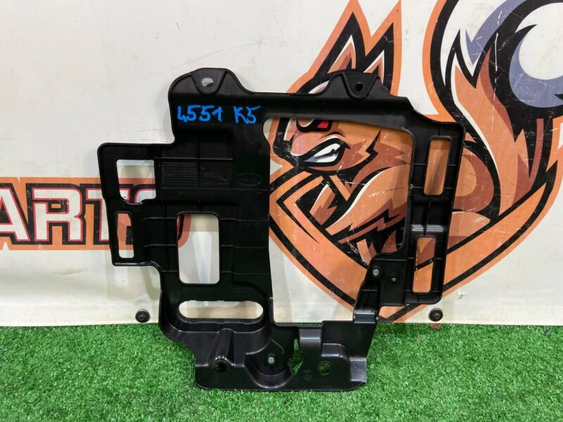 LR137426 Right floor bracket Range Rover Evoque New L551 (2019-) used cost 15 € in stock 1 pcs.