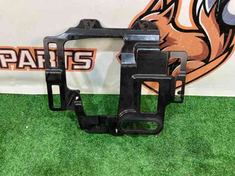 LR137426 Right floor bracket Range Rover Evoque New L551 (2019-) used cost 15 € in stock 1 pcs.