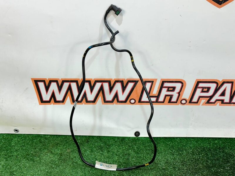 LR140980 Used Range Rover Velar L560 (2018-) Breather Pipe cost 15 € in stock 1 pcs.