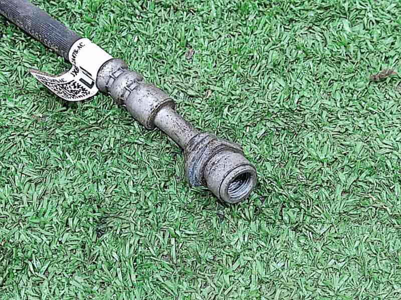 T2H17338 Rear Left Brake Hose Jaguar F-Pace X761 (2017-) Used cost 25 € in stock 2 pcs.
