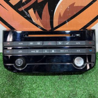T2H5439 Front climate control module Jaguar XF X260 (2015-) used cost 150 € in stock 1 pcs.