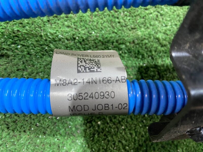 T4A40189 Battery wiring to junction box Jaguar F-Pace X761 (2017-) used cost 150 € in stock 3 pcs.